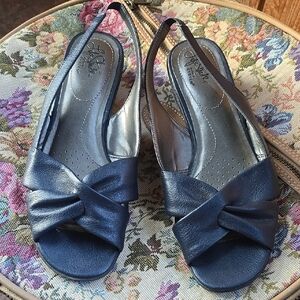 Soft System, Leather Women's Navy Slingback Sandals Size 10wide